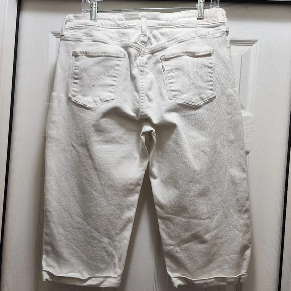 Levi's Capri Jeans Women's 12 White Cuffed Light Wash - Picture 2 of 8